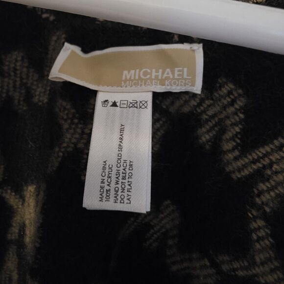 NWOT Michael Kors Shawl Signature MK Logo Jacquard Cape Wrap One Size - Picture 3 of 5